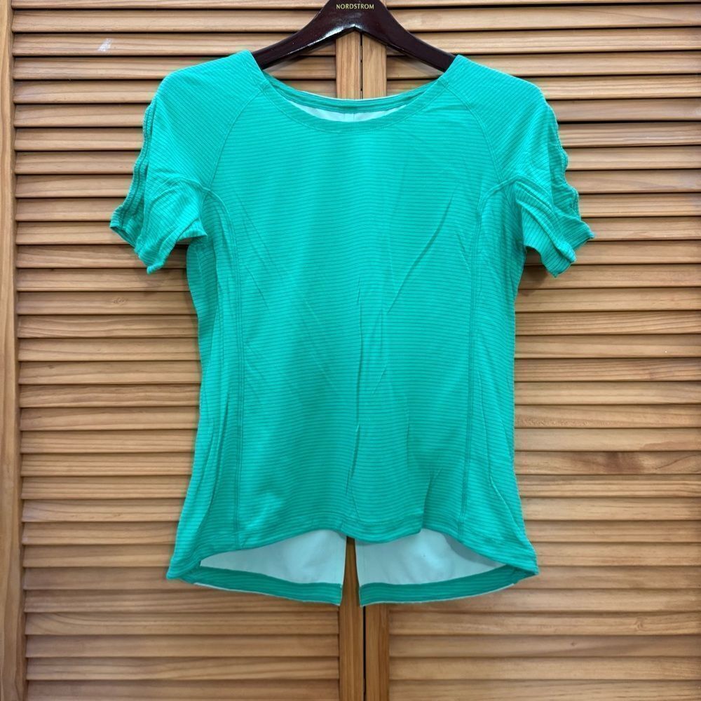 Lululemon Athletica Aqua Short Sleeve Women's Tee